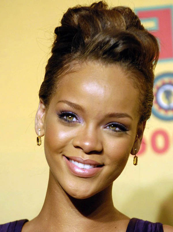 Amazing Rihanna Hairstyles and Haircuts - Random Talks