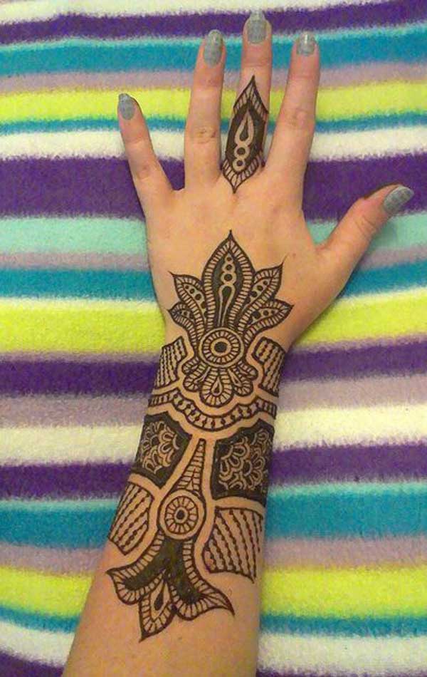 8 Easy and Beautiful Arabic Mehndi Design for Wedding Season