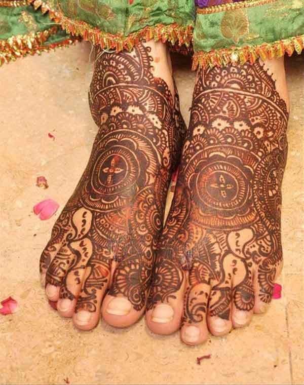 Feet henna design Arabic