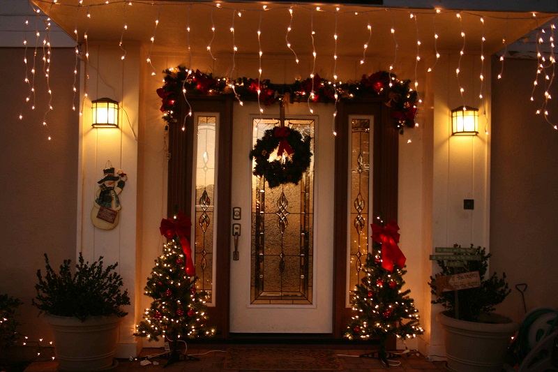 50 Quick and Easy Holiday Decorating Ideas